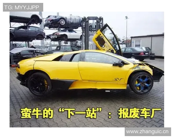 荷兰前国脚经历惊险四车连环撞击兰博基尼惨遭报废