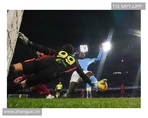 万名那不勒斯球迷现场助威罗马警方面临巨大安保压力 万名那不勒斯球迷现场助威罗马警方面临巨大安保压力