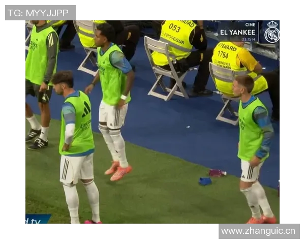 赫伊森因小腿伤缺席国家队训练皇马仍期待他能及时复出迎战国家德比