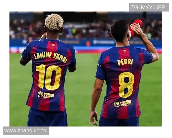 重返诺坎普巴萨海报展现弗里克亚马尔库巴西三位明星球员风采 重返诺坎普巴萨海报展现弗里克亚马尔库巴西三位明星球员风采