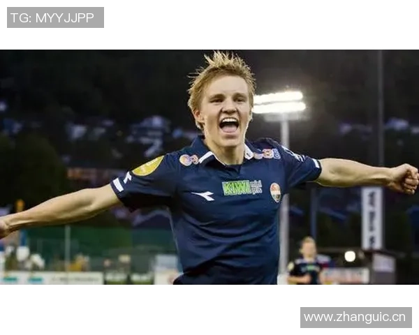 今夏加盟多特的新援贾斯汀勒马首次造访主场并参与U23训练活动 今夏加盟多特的新援贾斯汀勒马首次造访主场并参与U23训练活动