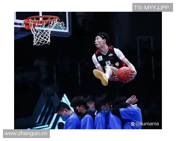 司机评论文班打球风格如同电玩游戏全力扣篮的热情与执着