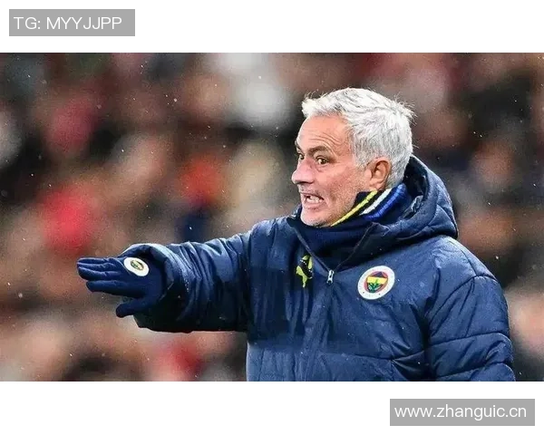 穆里尼奥对半场表现不满直言想换下九人球队晋级16强之路艰辛