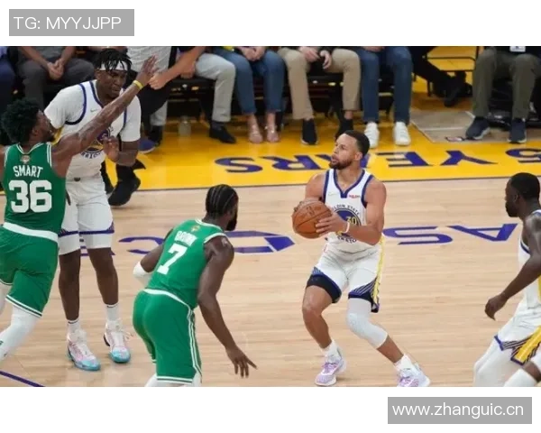 库里重返赛场感慨万千一度反超却面临进球和判罚挑战的不可控因素