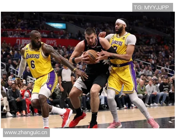 快船需借鉴2020湖人夺冠经验老将的重要性与团队配合策略