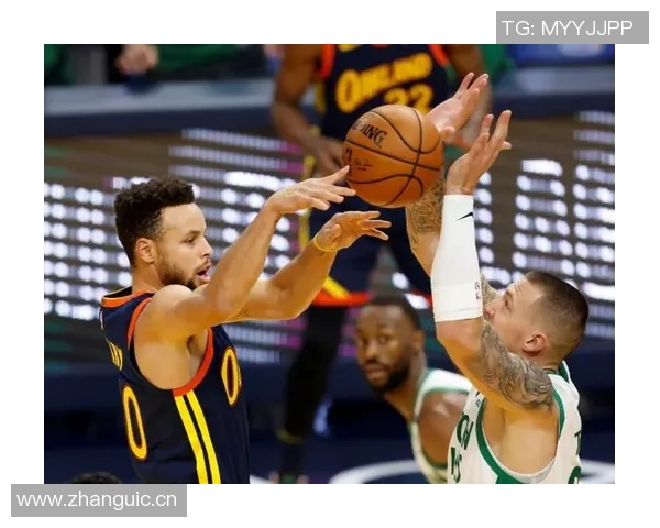 克拉克斯顿全能表现助球队取胜18分10板6助2断3帽展现实力